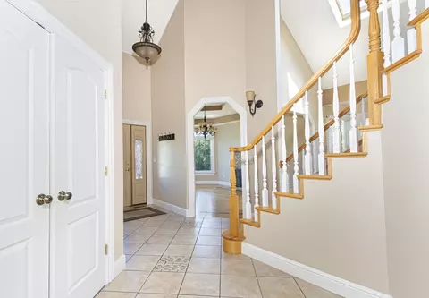 Entry Way - 114 Upper Gore Rd, Webster, MA 01570 photo 2 of 2