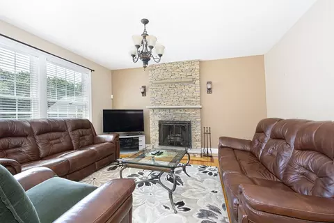 Living - 114 Upper Gore Rd, Webster, MA 01570 photo 4 of 6
