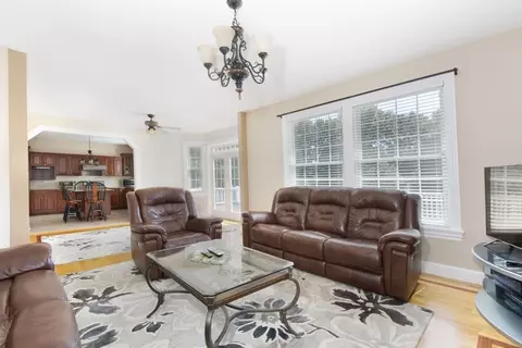Living - 114 Upper Gore Rd, Webster, MA 01570 photo 5 of 6