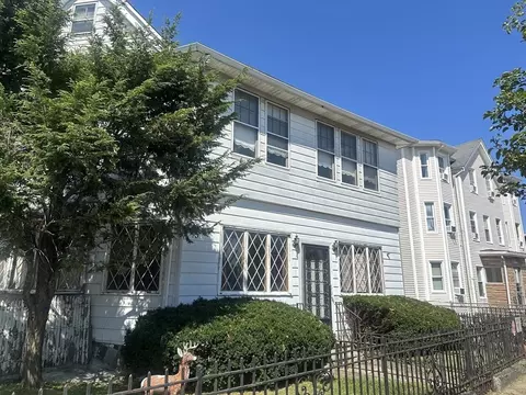 Exterior - 136 Main St, Everett, MA 02149 photo 6 of 15
