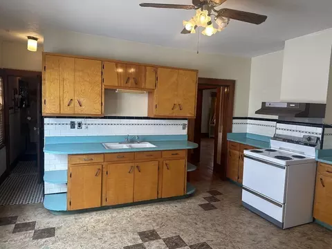 Kitchen - 136 Main St, Everett, MA 02149 photo 3 of 5