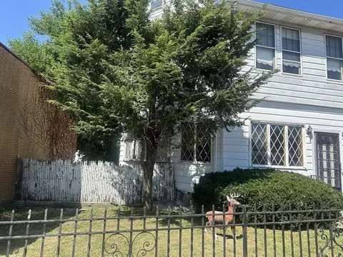 Exterior - 136 Main St, Everett, MA 02149 photo 5 of 15