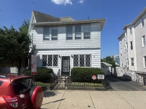 Exterior - 136 Main St, Everett, MA 02149 photo 12 of 15