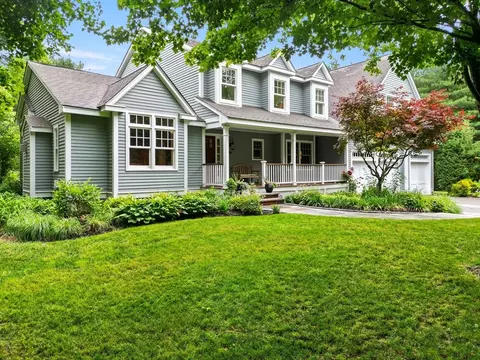 28 Howlett St, Topsfield, MA 01983