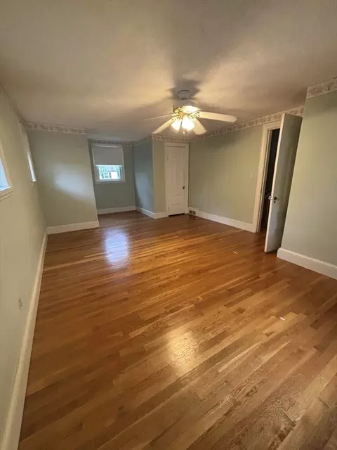Bedroom - 137 Appleton St, Springfield, MA 01108 photo 2 of 4