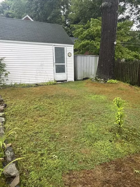 Exterior - 137 Appleton St, Springfield, MA 01108 photo 4 of 7