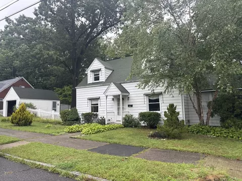 Exterior - 137 Appleton St, Springfield, MA 01108 photo 2 of 7