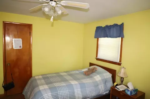 Bedroom - 25 Peer St, Springfield, MA 01109 photo 4 of 5