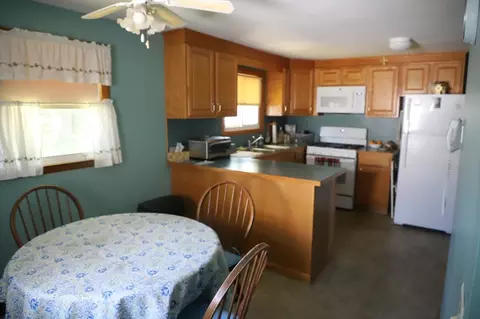 Kitchen - 25 Peer St, Springfield, MA 01109 photo 1 of 2