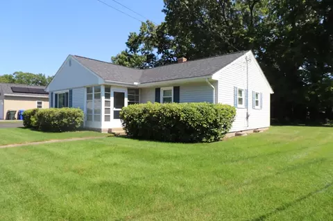 Exterior - 25 Peer St, Springfield, MA 01109 photo 3 of 9
