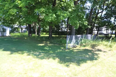 Exterior - 25 Peer St, Springfield, MA 01109 photo 8 of 9
