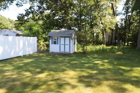 Exterior - 25 Peer St, Springfield, MA 01109 photo 6 of 9