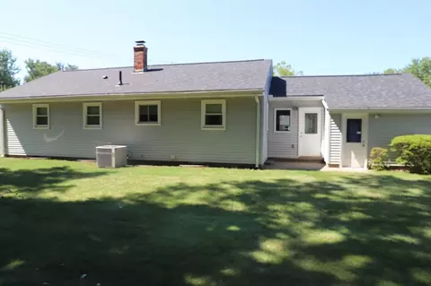 Exterior - 25 Peer St, Springfield, MA 01109 photo 4 of 9