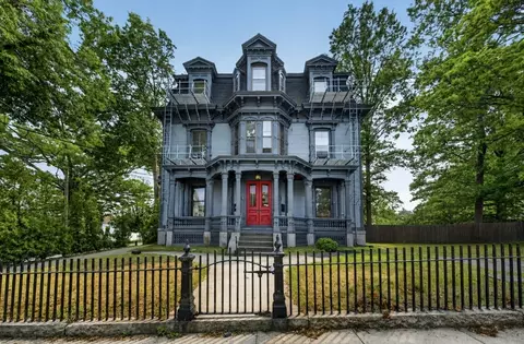 Exterior - 533 Locust St #3, Fall River, MA 02720 photo 7 of 10