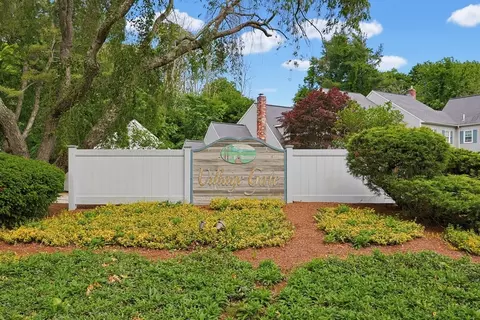 68 Village St #68, Easton, MA 02334