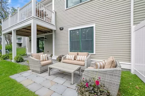 Other - 4 Talbot Ln #4, Reading, MA 01867 photo 9 of 10