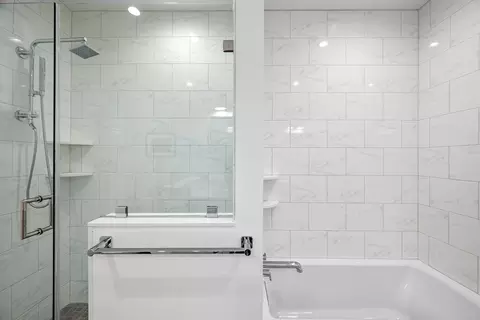 Bath - 4 Talbot Ln #4, Reading, MA 01867 photo 1 of 5