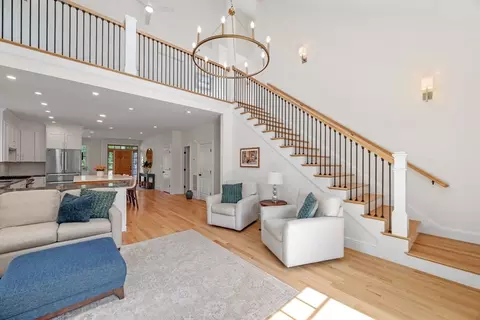 Other - 4 Talbot Ln #4, Reading, MA 01867 photo 2 of 10