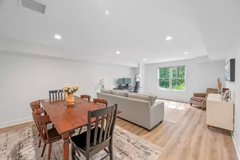 Dining - 4 Talbot Ln #4, Reading, MA 01867 photo 2 of 2