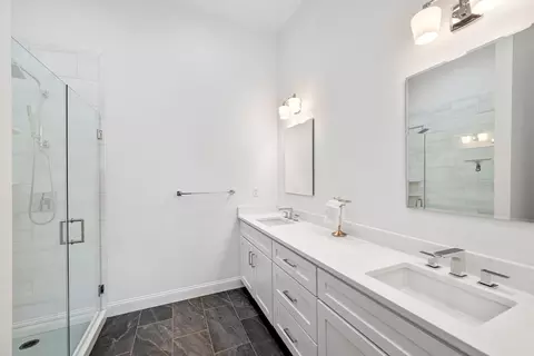 Bath - 4 Talbot Ln #4, Reading, MA 01867 photo 2 of 5