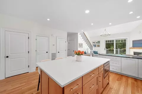 Kitchen - 4 Talbot Ln #4, Reading, MA 01867 photo 2 of 4