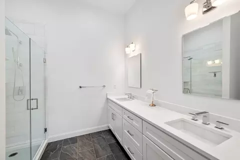 Bath - 4 Talbot Ln, Reading, MA 01867 photo 2 of 5