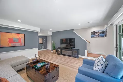 Living - 4 Talbot Ln, Reading, MA 01867 photo 2 of 3