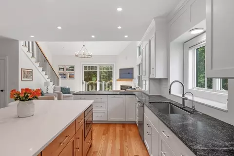 Kitchen - 4 Talbot Ln, Reading, MA 01867 photo 3 of 4