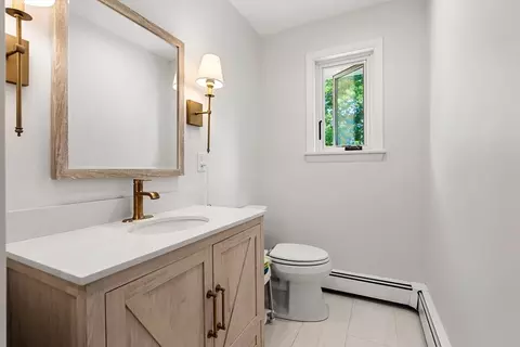 Bath - 20 Parsons Dr, Swampscott, MA 01907 photo 2 of 4