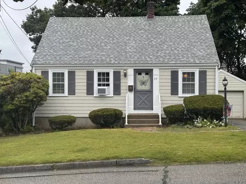 49 Edgeworth St, Weymouth, MA 02189