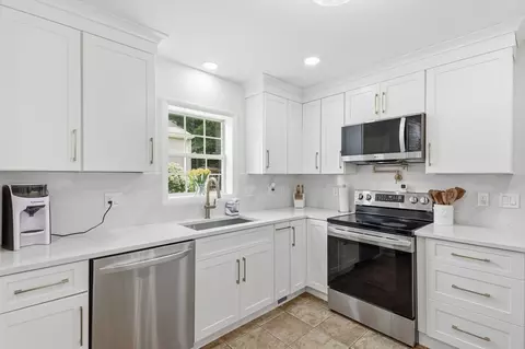 Kitchen - 92 Eagle Dr #92, Douglas, MA 01516 photo 2 of 5