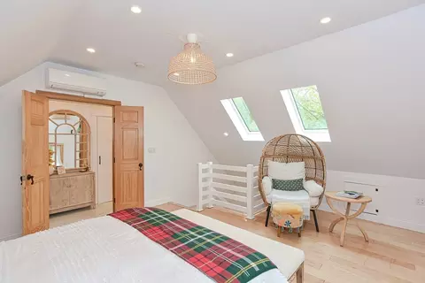 Bedroom - 24 Main St, Upton, MA 01568 photo 9 of 10