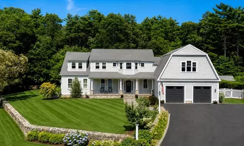 8 Park Pl, Mattapoisett, MA 02739