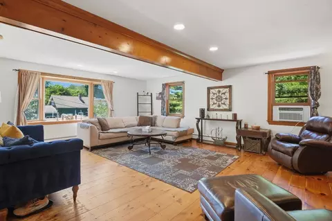 Living - 1 Cuba Rd, Worcester, MA 01603 photo 1 of 2