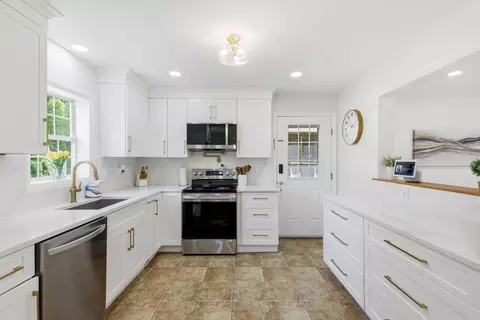 Kitchen - 92 Eagle Dr #92, Douglas, MA 01516 photo 2 of 5