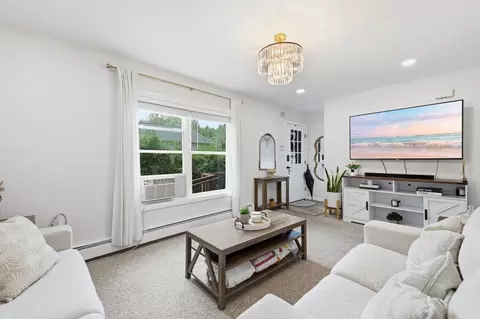 Living - 92 Eagle Dr #92, Douglas, MA 01516 photo 2 of 2