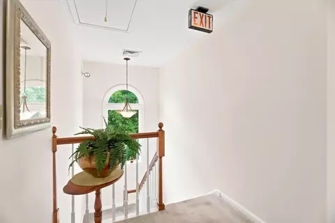 Entry Way - 37 Constitution Ln #39, Danvers, MA 01923 photo 7 of 9