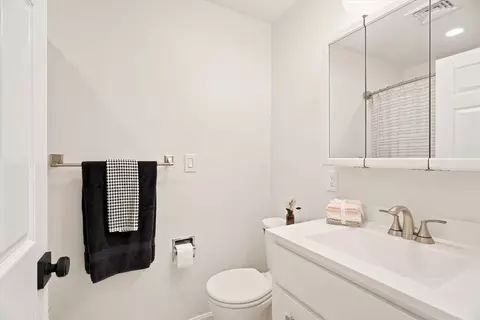 Bath - 37 Constitution Ln #39, Danvers, MA 01923 photo 2 of 2