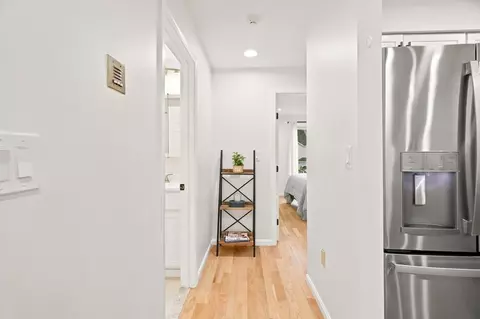 Entry Way - 37 Constitution Ln #39, Danvers, MA 01923 photo 3 of 9