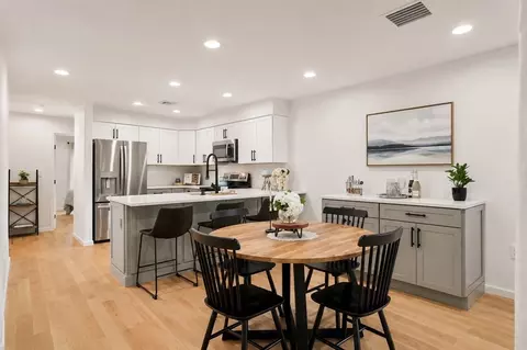 Dining - 37 Constitution Ln #39, Danvers, MA 01923 photo 1 of 4
