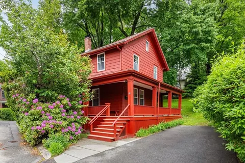 17 Oak Knl, Arlington, MA 02476