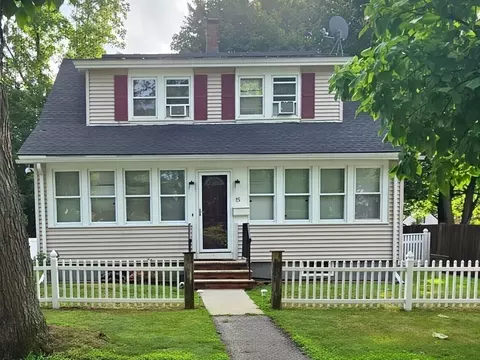 15 Dinsmore St, Lowell, MA 01852