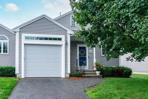 304 Village Ln #304, Bellingham, MA 02019