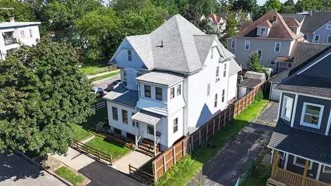 95 Grand St, Springfield, MA 01108 photo 2