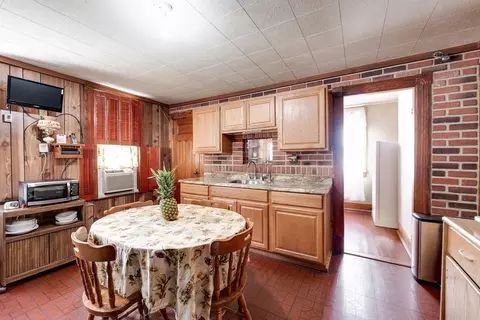 95 Grand St, Springfield, MA 01108 photo 9