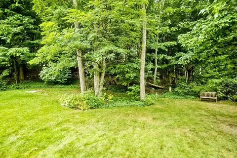 Exterior - 20 Avis Cir, Northampton, MA 01062 photo 5 of 5