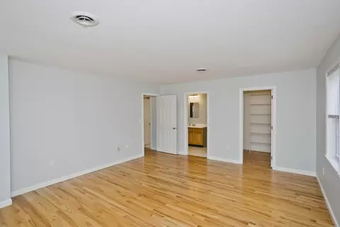 Bedroom - 20 Avis Cir, Northampton, MA 01062 photo 3 of 8