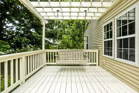 Exterior - 20 Avis Cir, Northampton, MA 01062 photo 3 of 5