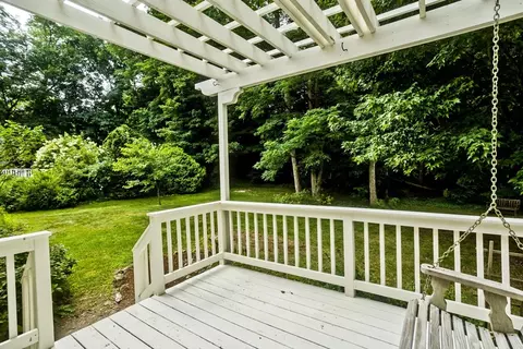 Exterior - 20 Avis Cir, Northampton, MA 01062 photo 4 of 5
