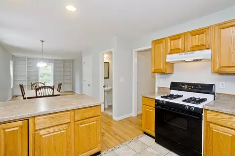Kitchen - 20 Avis Cir, Northampton, MA 01062 photo 1 of 4